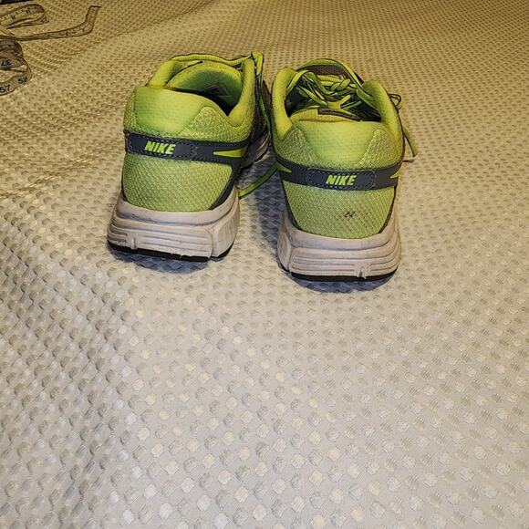 NIKE EUC MENS SIZE 9.5 REVOLUTION 2 RUNNING SNEAKERS SHOES - Picture 6 of 9